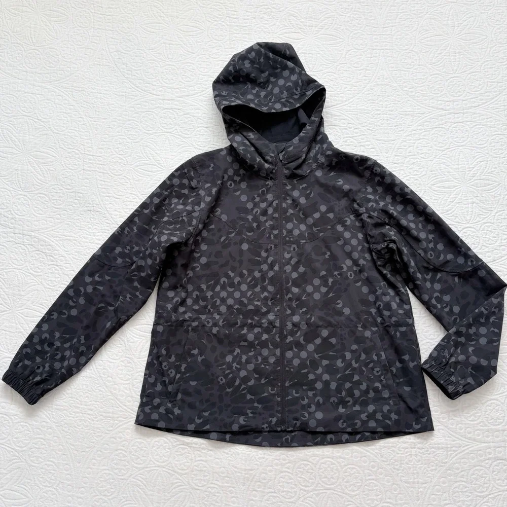 Lululemon Packable Water-Repellent Jacket, Black Primal Dot‎